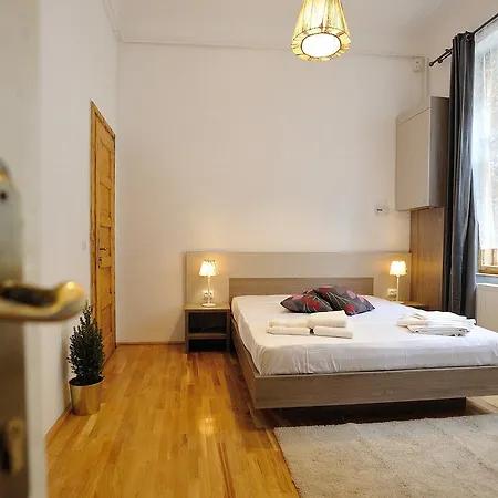 Dinicu - Location Apartamento Braşov