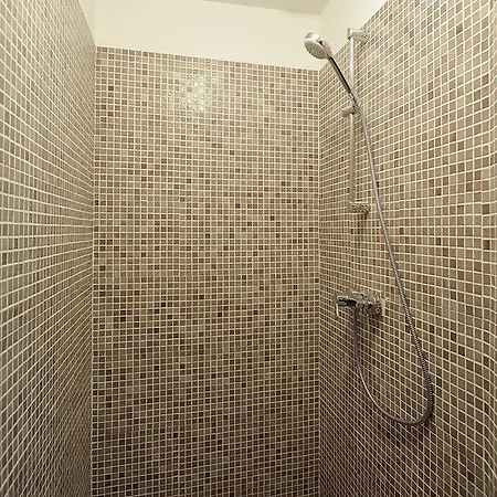 Dinicu - Location Apartamento *